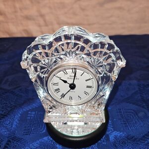ROYAL GALLERY Lead Crystal Quartz Clock